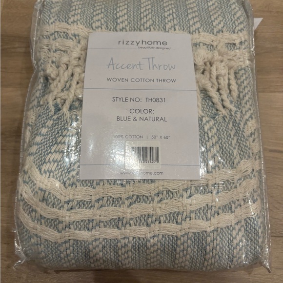 New Rizzy Home Woven Throw Blanket